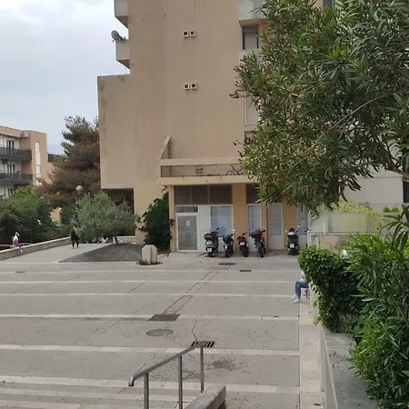 Apartment Dora *